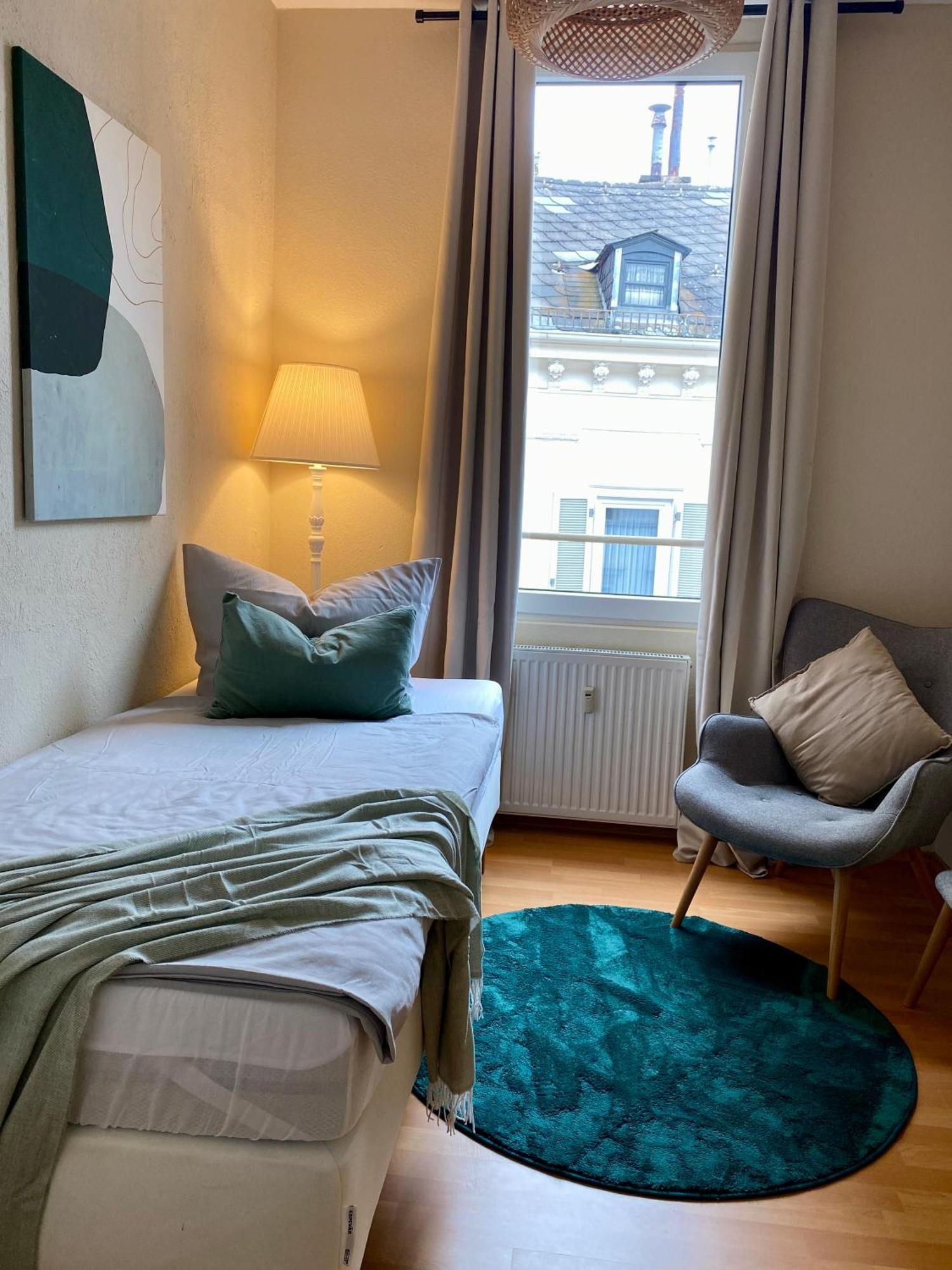 Ba Em City Apartment Wiesbaden Buitenkant foto