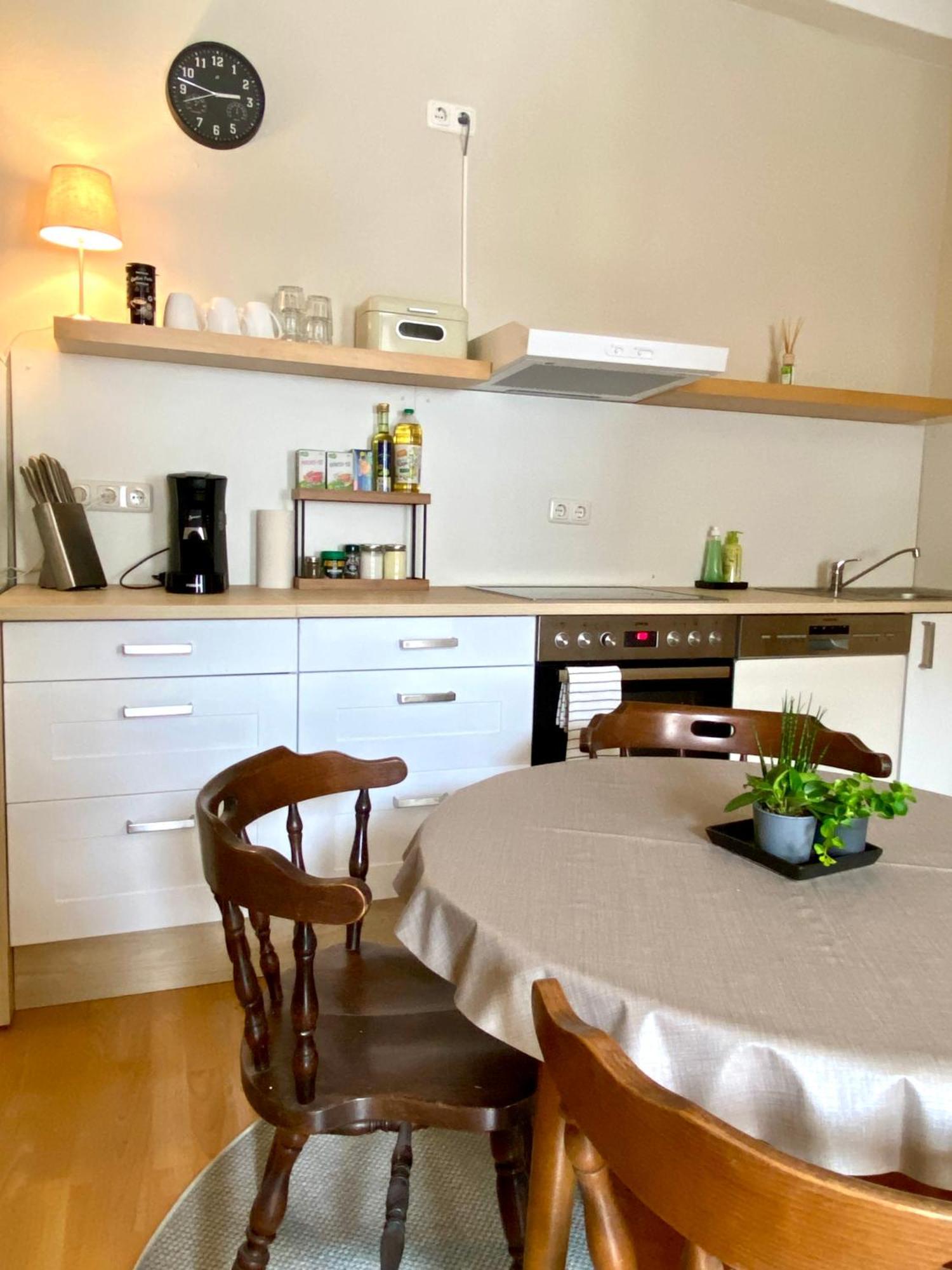 Ba Em City Apartment Wiesbaden Buitenkant foto